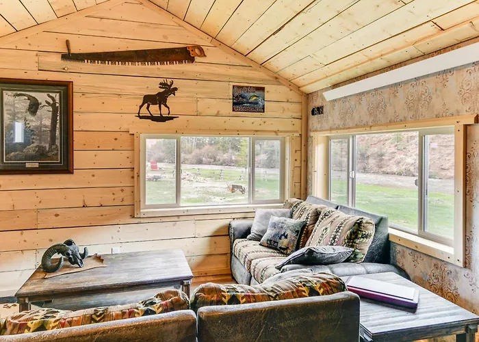 Holiday home Fishing & Views: 'river Paradise' In Dubois!